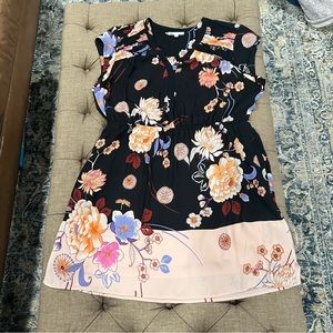 DR2 - Floral mini dress Size XL
